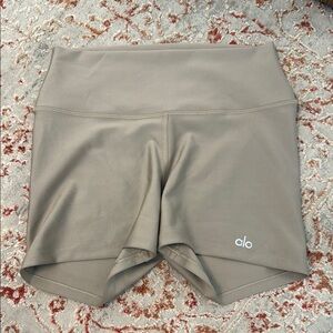 ALO Yoga 3" HIGH-WAIST AIRLIFT SHORT - Gravel / M